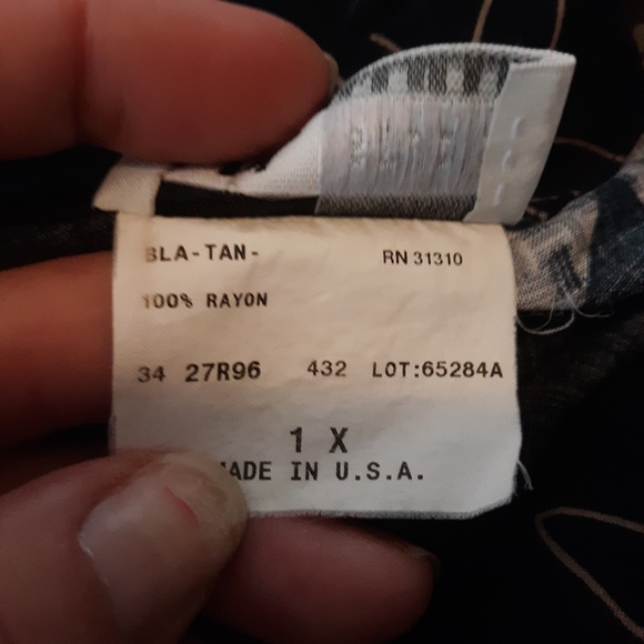 I.N. Studio Button Down Top - Picture 5 of 5